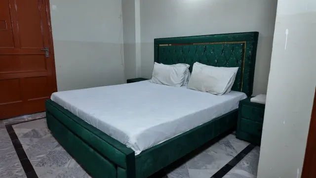 Chinar Hotel