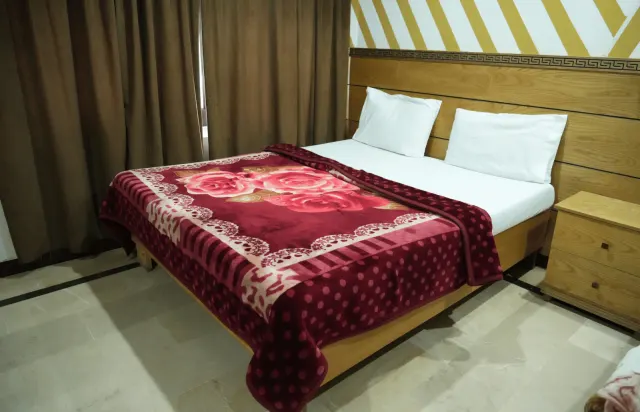 The Queen Hotel
